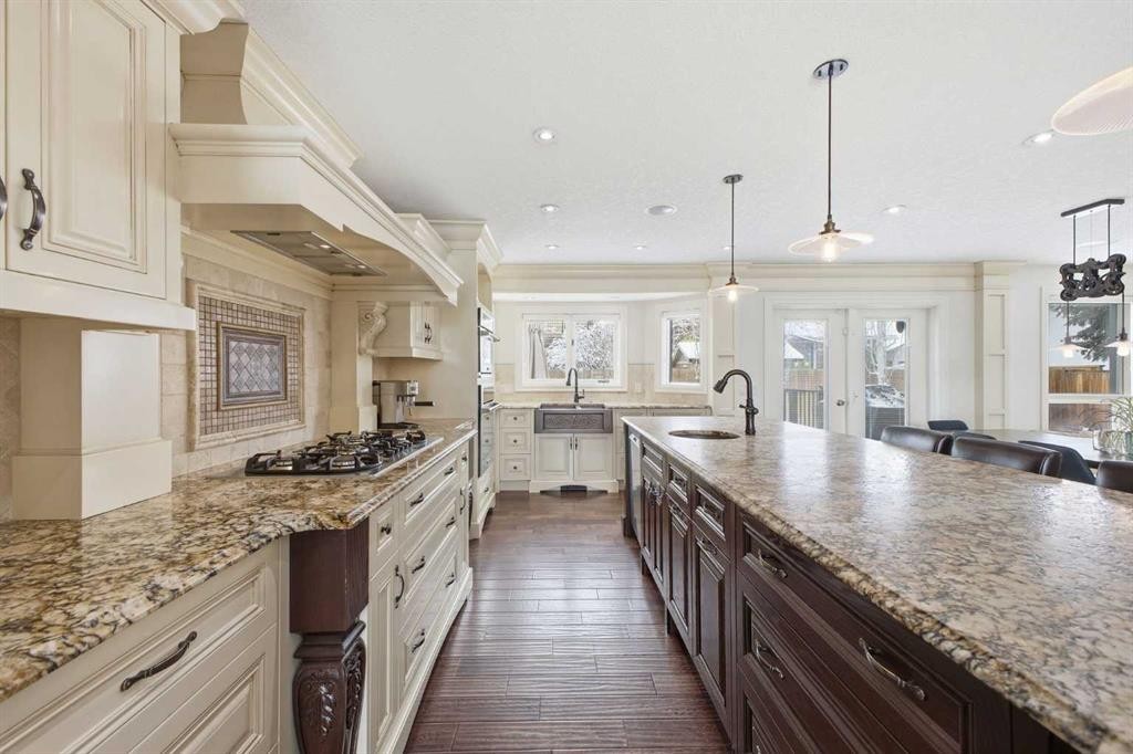 23 Deermoss Place Se, Calgary, AB - Indoor Photo Showing Kitchen With Upgraded Kitchen