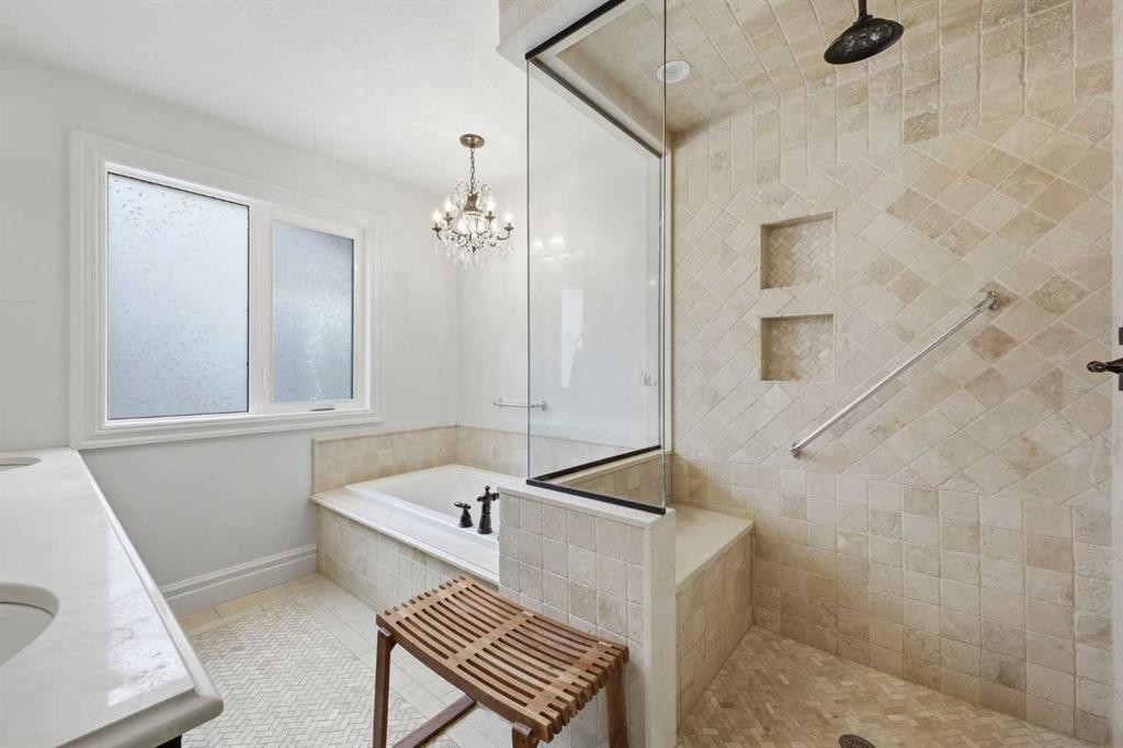 23 Deermoss Place Se, Calgary, AB - Indoor Photo Showing Bathroom