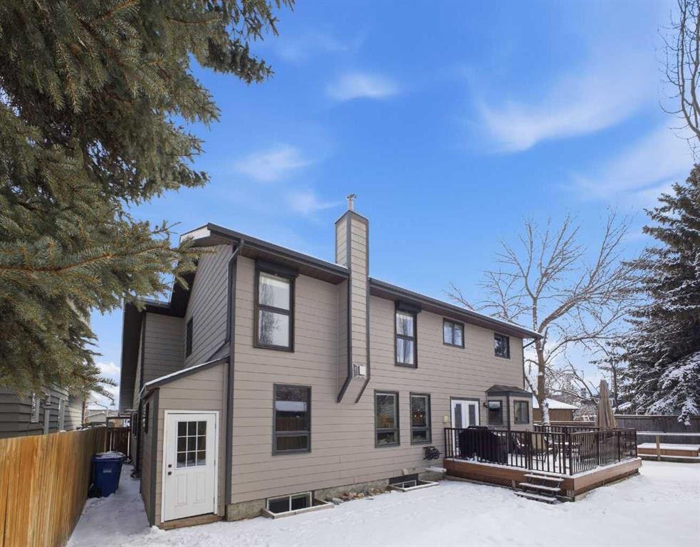 23 Deermoss Place Se, Calgary, AB - Outdoor With Exterior