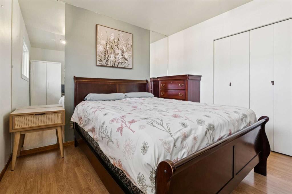 7207 Farrell Road Se, Calgary, AB - Indoor Photo Showing Bedroom