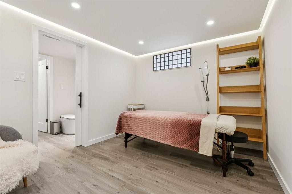 7207 Farrell Road Se, Calgary, AB - Indoor