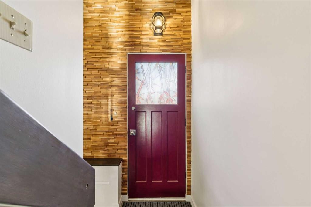 7207 Farrell Road Se, Calgary, AB - Indoor Photo Showing Other Room