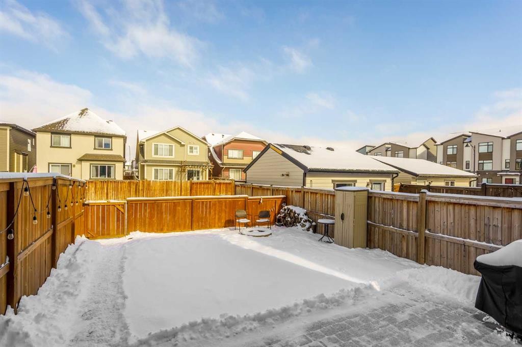 15 Masters Square Se, Calgary, AB - Outdoor