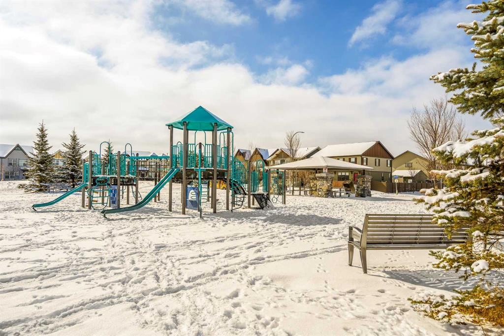 15 Masters Square Se, Calgary, AB - Outdoor