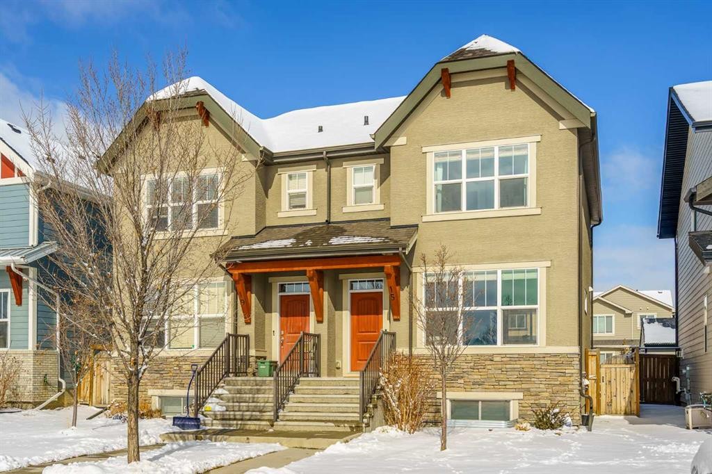 15 Masters Square Se, Calgary, AB - Outdoor With Facade