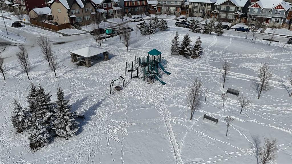 15 Masters Square Se, Calgary, AB - Outdoor