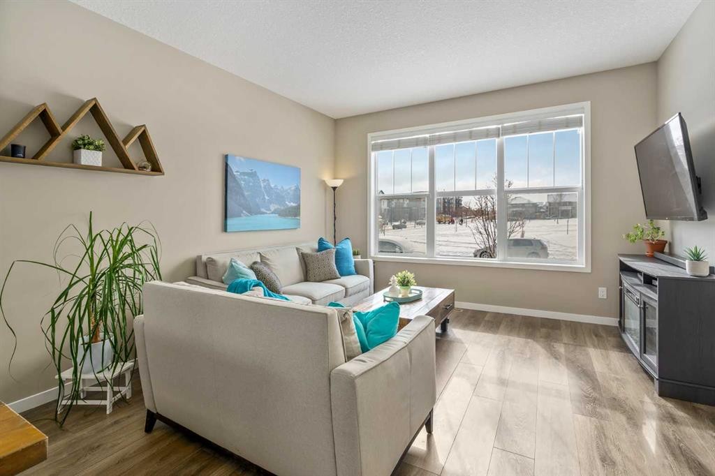 15 Masters Square Se, Calgary, AB - Indoor