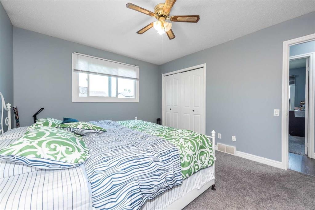 100 Whitehaven Road Ne, Calgary, AB - Indoor Photo Showing Bedroom