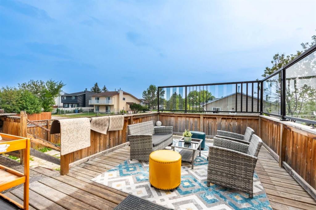 100 Whitehaven Road Ne, Calgary, AB - Outdoor With Exterior