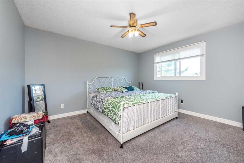 100 Whitehaven Road Ne, Calgary, AB - Indoor Photo Showing Bedroom