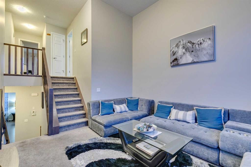 61 Cityscape View Ne, Calgary, AB - Indoor Photo Showing Living Room