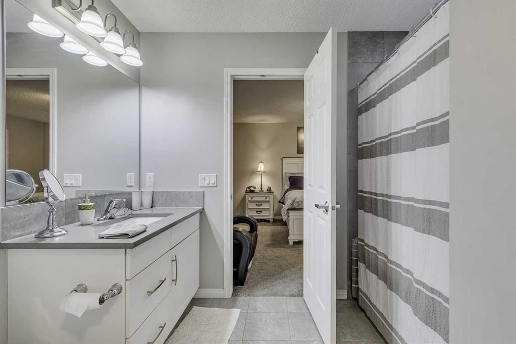 61 Cityscape View Ne, Calgary, AB - Indoor Photo Showing Bathroom