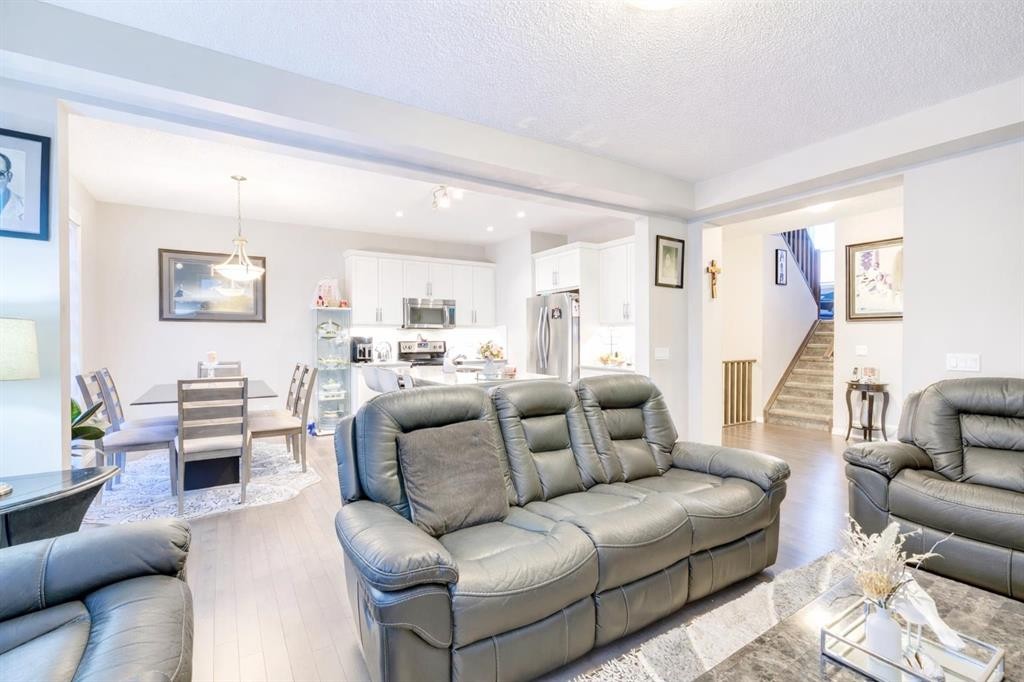 61 Cityscape View Ne, Calgary, AB - Indoor Photo Showing Living Room