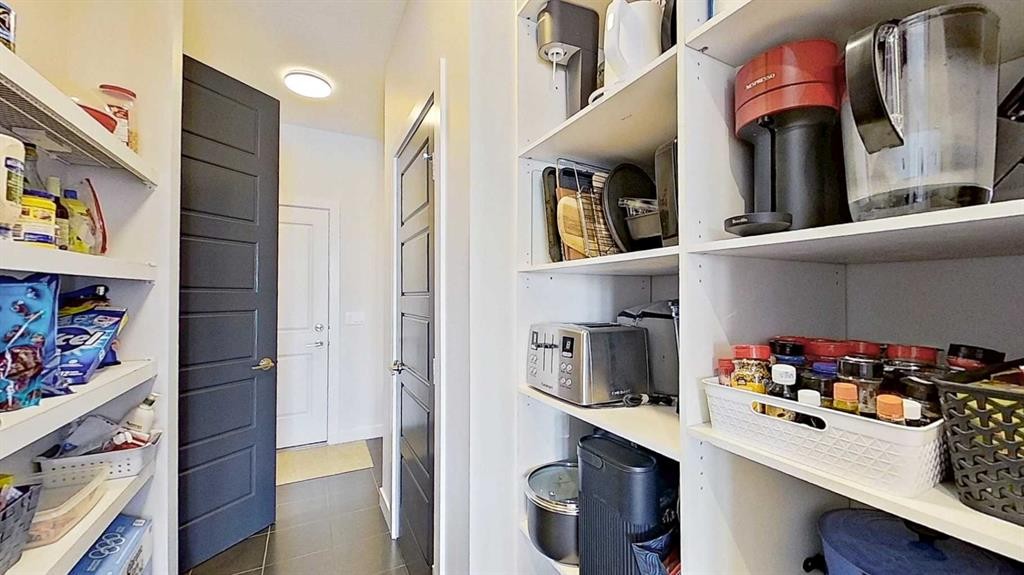 163 Sundown Crescent, Cochrane, AB - Indoor Photo Showing Office