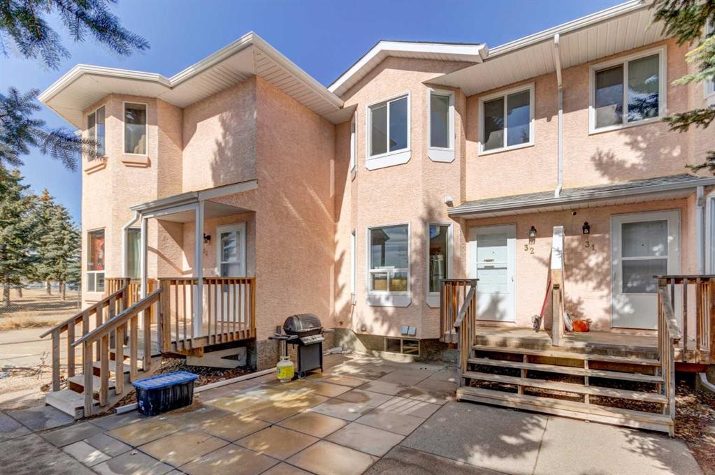 32-204 Strathaven Drive, Strathmore, AB - Outdoor