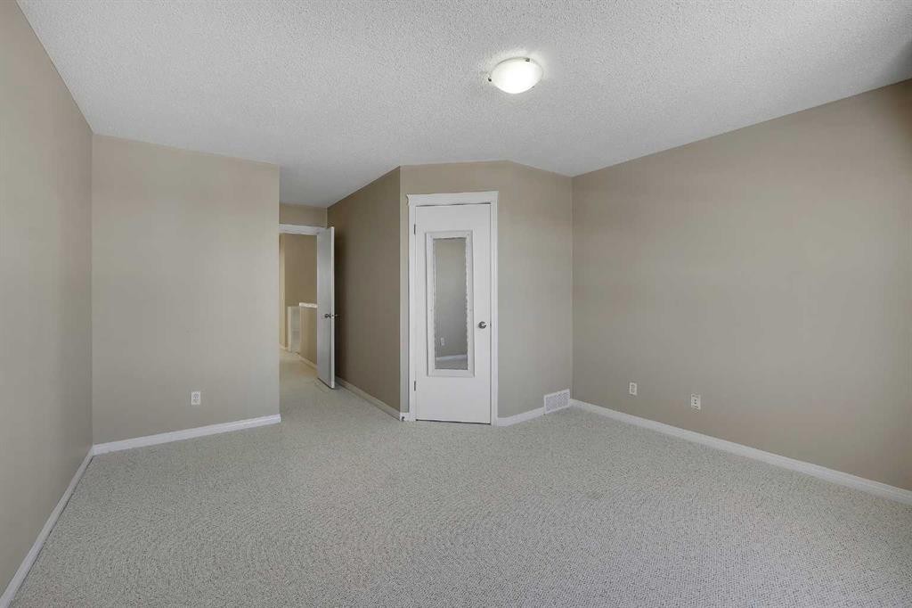 1833 New Brighton Drive Se, Calgary, AB - Indoor Photo Showing Other Room