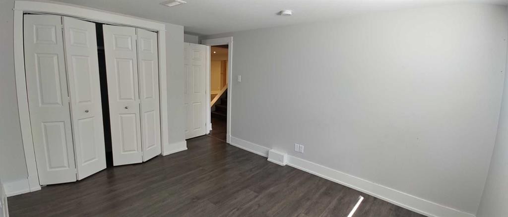 9836 Elbow Drive Sw, Calgary, AB - Indoor Photo Showing Other Room