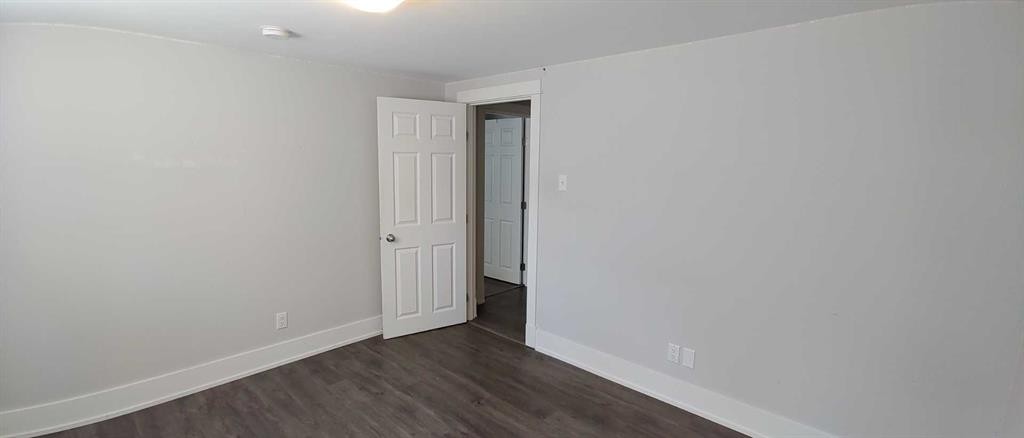 9836 Elbow Drive Sw, Calgary, AB - Indoor Photo Showing Other Room