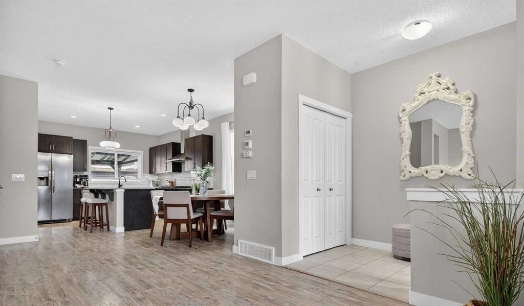67 Wolf Willow Boulevard Se, Calgary, AB - Indoor