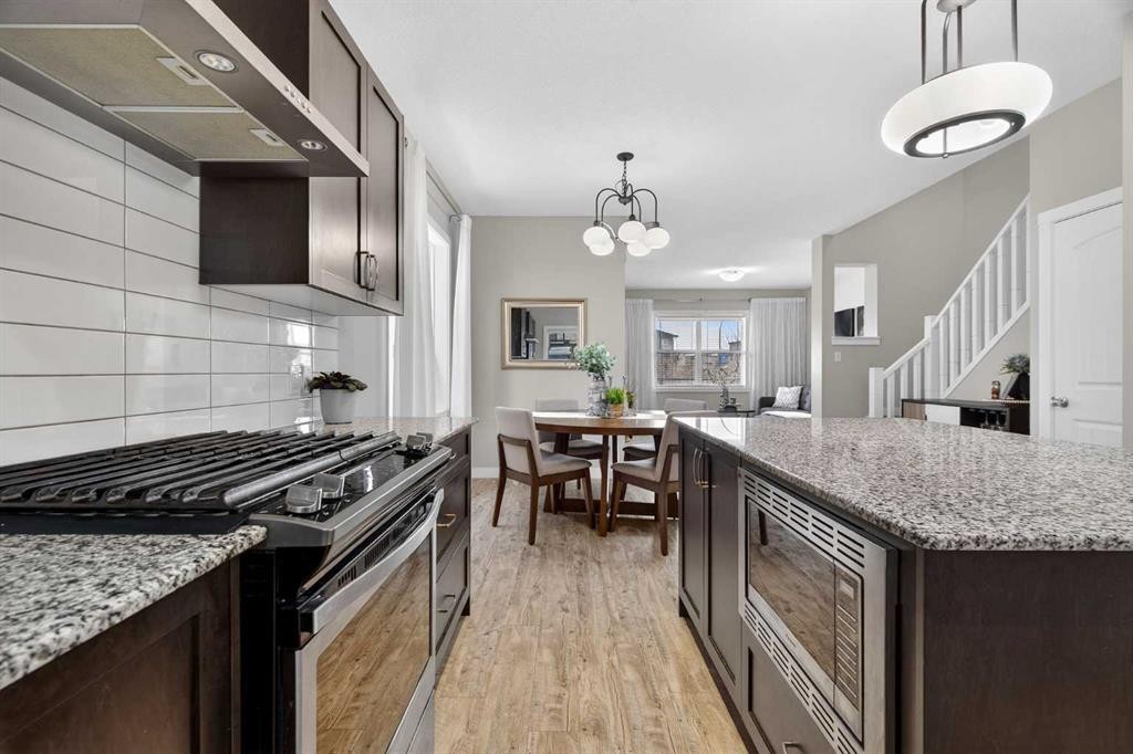67 Wolf Willow Boulevard Se, Calgary, AB - Indoor Photo Showing Kitchen With Upgraded Kitchen