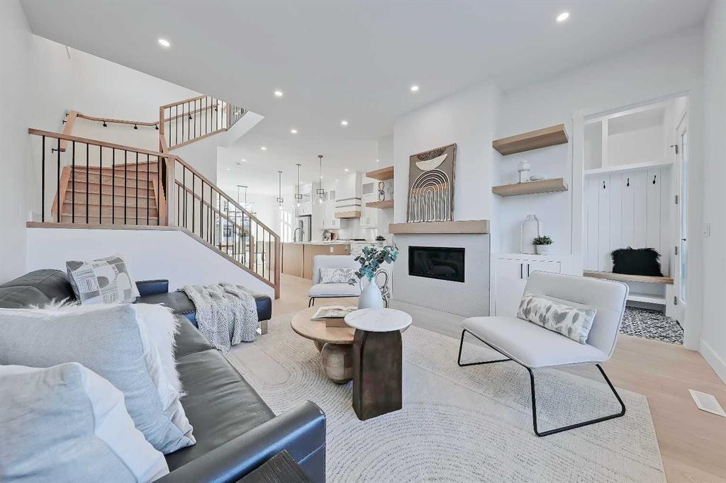 3536 43 Street Sw, Calgary, AB - Indoor Photo Showing Living Room With Fireplace