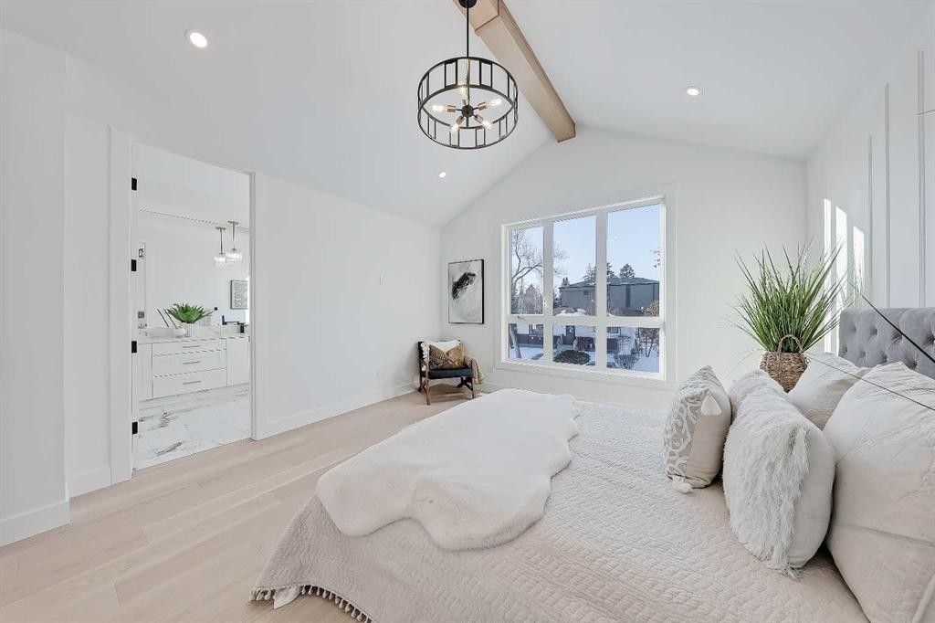 3536 43 Street Sw, Calgary, AB - Indoor Photo Showing Bedroom