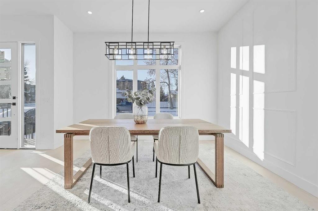 3536 43 Street Sw, Calgary, AB - Indoor