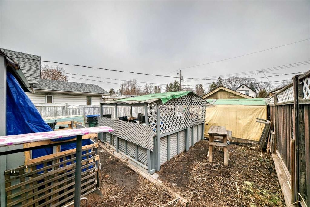 6437 19 Street Se, Calgary, AB - Outdoor