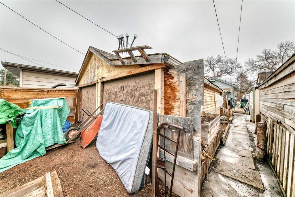 6437 19 Street Se, Calgary, AB - Outdoor