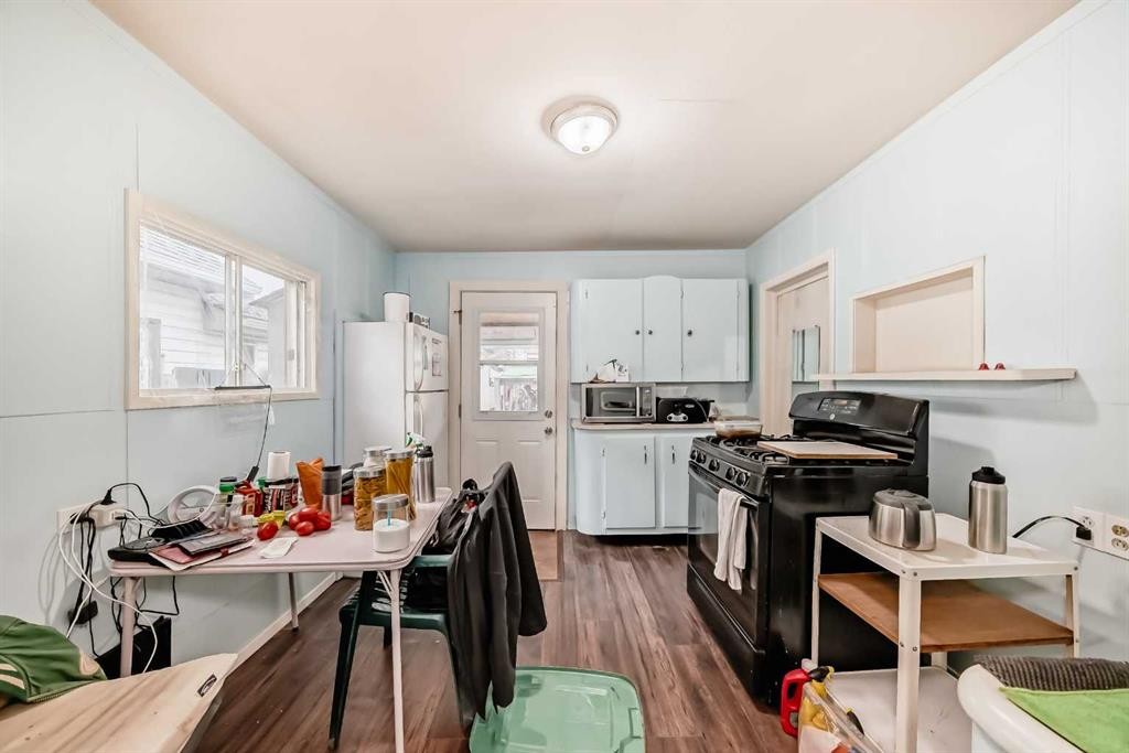 6437 19 Street Se, Calgary, AB - Indoor