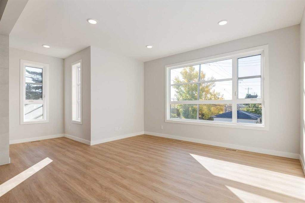 2516 21 Avenue Sw, Calgary, AB - Indoor Photo Showing Other Room