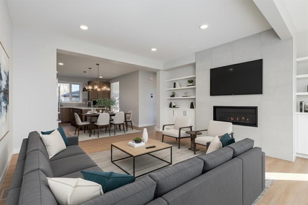 2516 21 Avenue Sw, Calgary, AB - Indoor Photo Showing Living Room With Fireplace