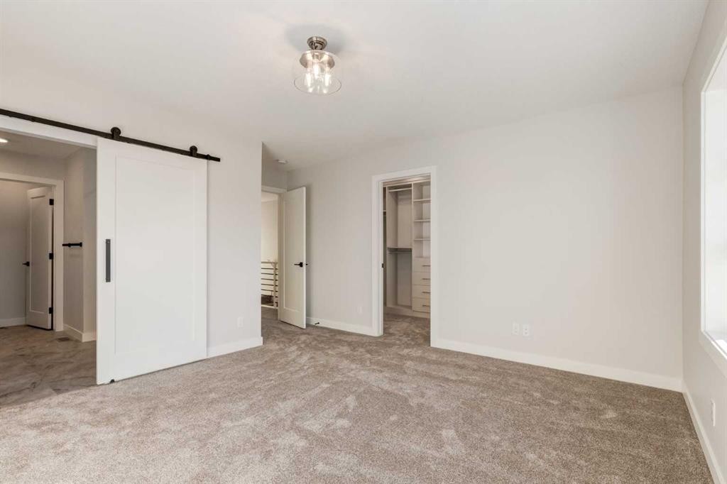 2516 21 Avenue Sw, Calgary, AB - Indoor Photo Showing Other Room
