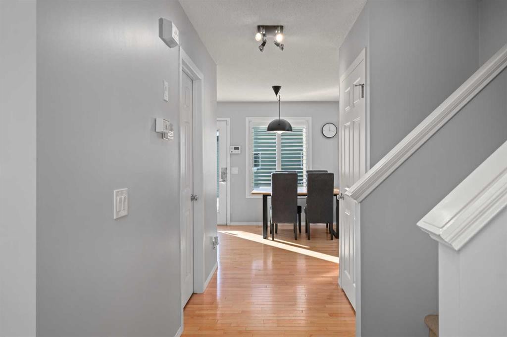 47 Eversyde Heath Sw, Calgary, AB - Indoor Photo Showing Other Room