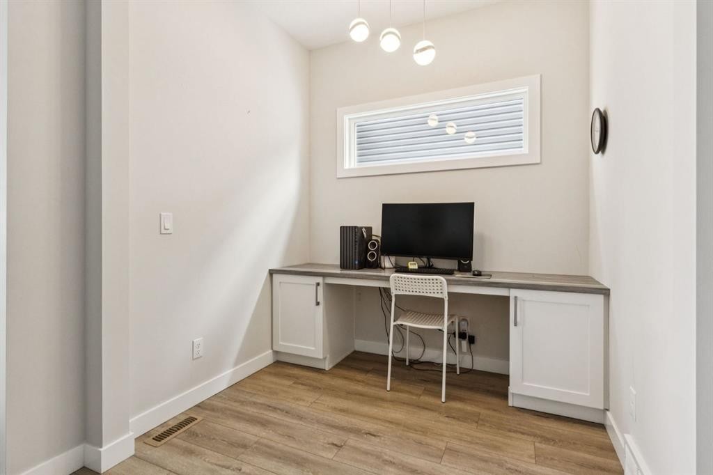 415 Rivercrest Boulevard, Cochrane, AB - Indoor