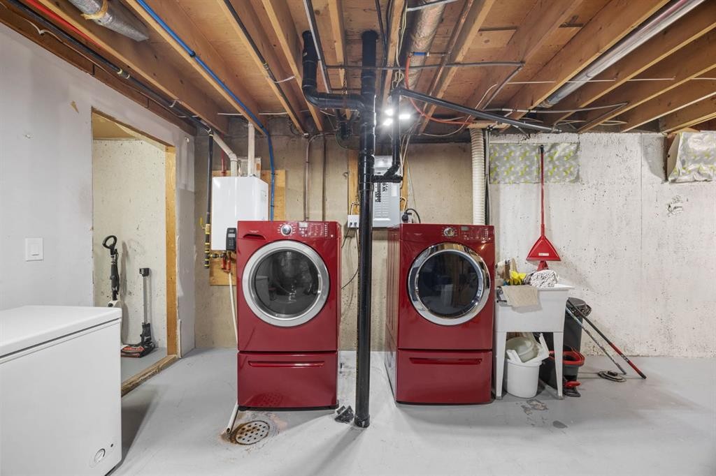 2302 Olympia Drive Se, Calgary, AB - Indoor