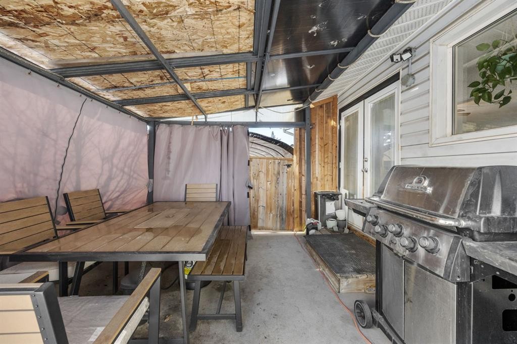 2302 Olympia Drive Se, Calgary, AB -