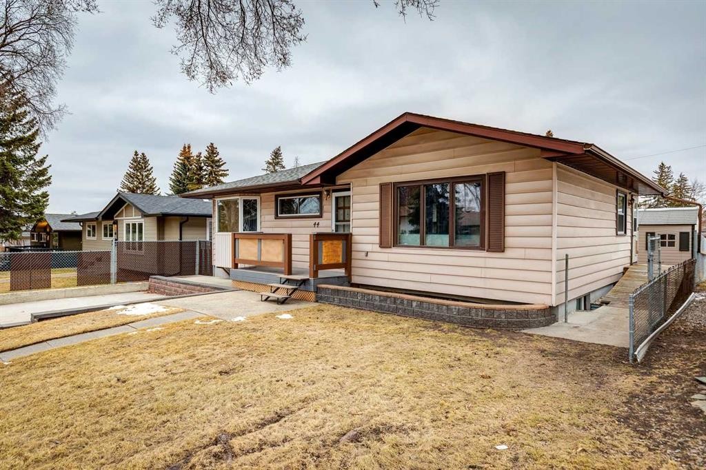 44 Fairview Crescent Se, Calgary, AB - Outdoor