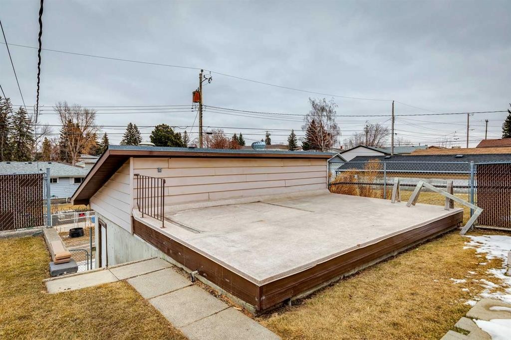 44 Fairview Crescent Se, Calgary, AB - Outdoor With Exterior