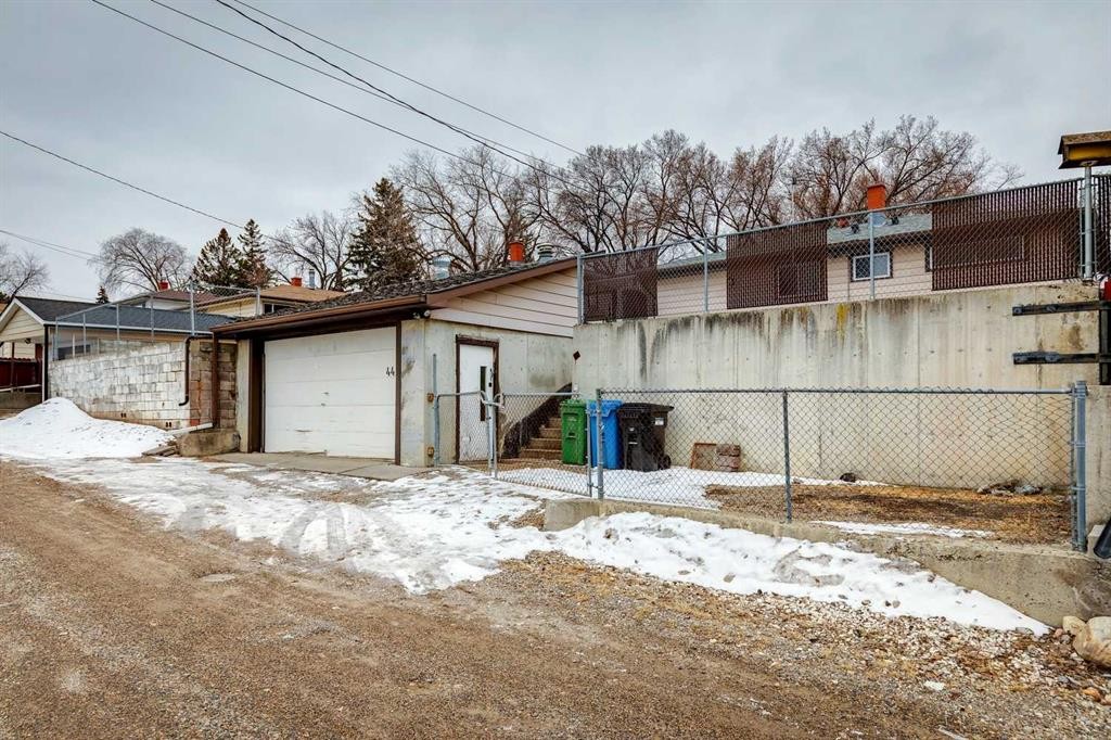 44 Fairview Crescent Se, Calgary, AB - Outdoor