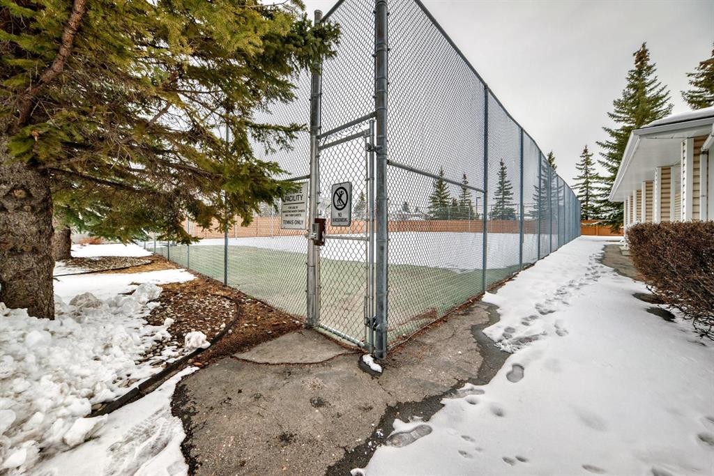 157 Hawkstone Manor Nw, Calgary, AB - Outdoor