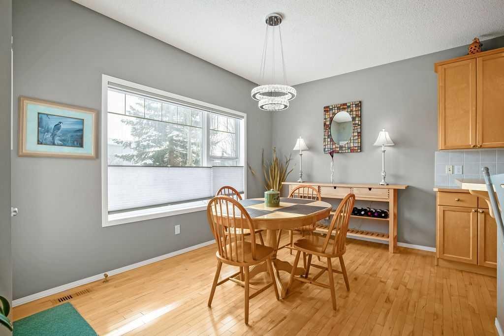 86 Evergreen Common Sw, Calgary, AB - Indoor Photo Showing Dining Room