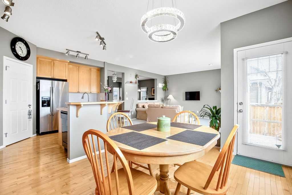 86 Evergreen Common Sw, Calgary, AB - Indoor Photo Showing Dining Room