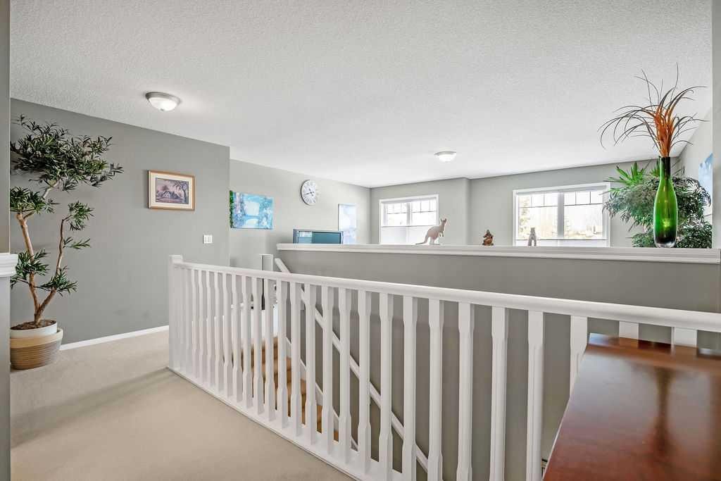 86 Evergreen Common Sw, Calgary, AB - Indoor Photo Showing Other Room