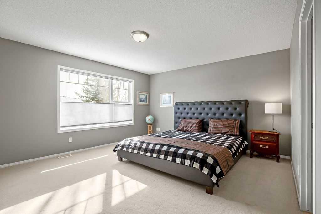 86 Evergreen Common Sw, Calgary, AB - Indoor Photo Showing Bedroom