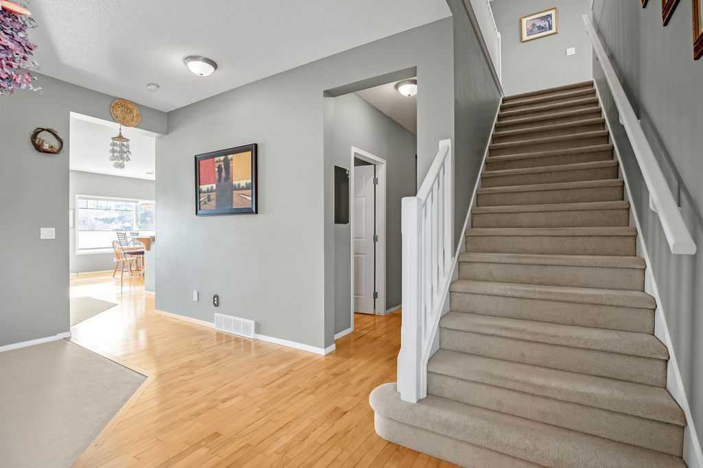 86 Evergreen Common Sw, Calgary, AB - Indoor Photo Showing Other Room