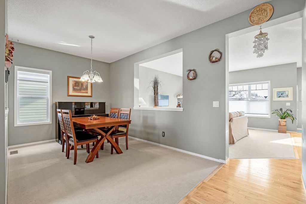 86 Evergreen Common Sw, Calgary, AB - Indoor Photo Showing Dining Room