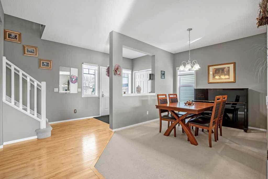 86 Evergreen Common Sw, Calgary, AB - Indoor Photo Showing Dining Room