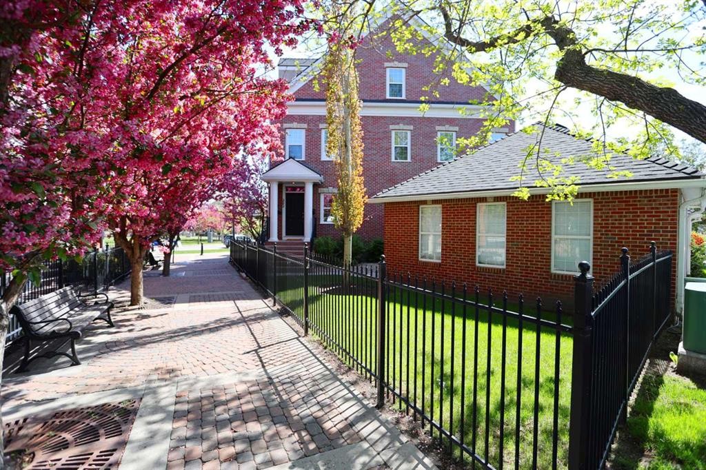 300 Garrison Square Sw, Calgary, AB - Outdoor