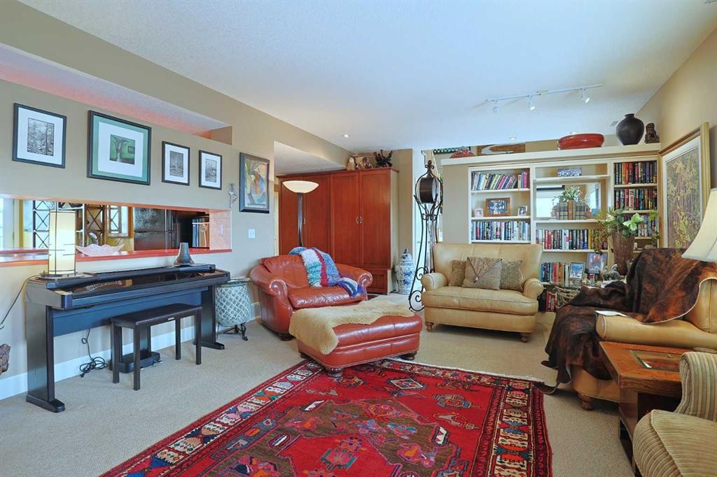 300 Garrison Square Sw, Calgary, AB - Indoor